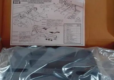 F322 KIT piastra posteriore XTZ 660 TENERE' "91" Givi - Annuncio 9850722