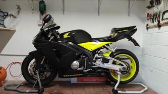 Honda CBR 600 RR (2005 - 06) usata