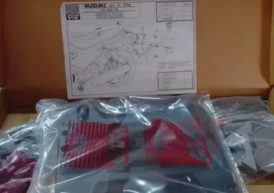 F494 Kit portapacchi posteriore VX 800"90 Givi - Annuncio 9850856