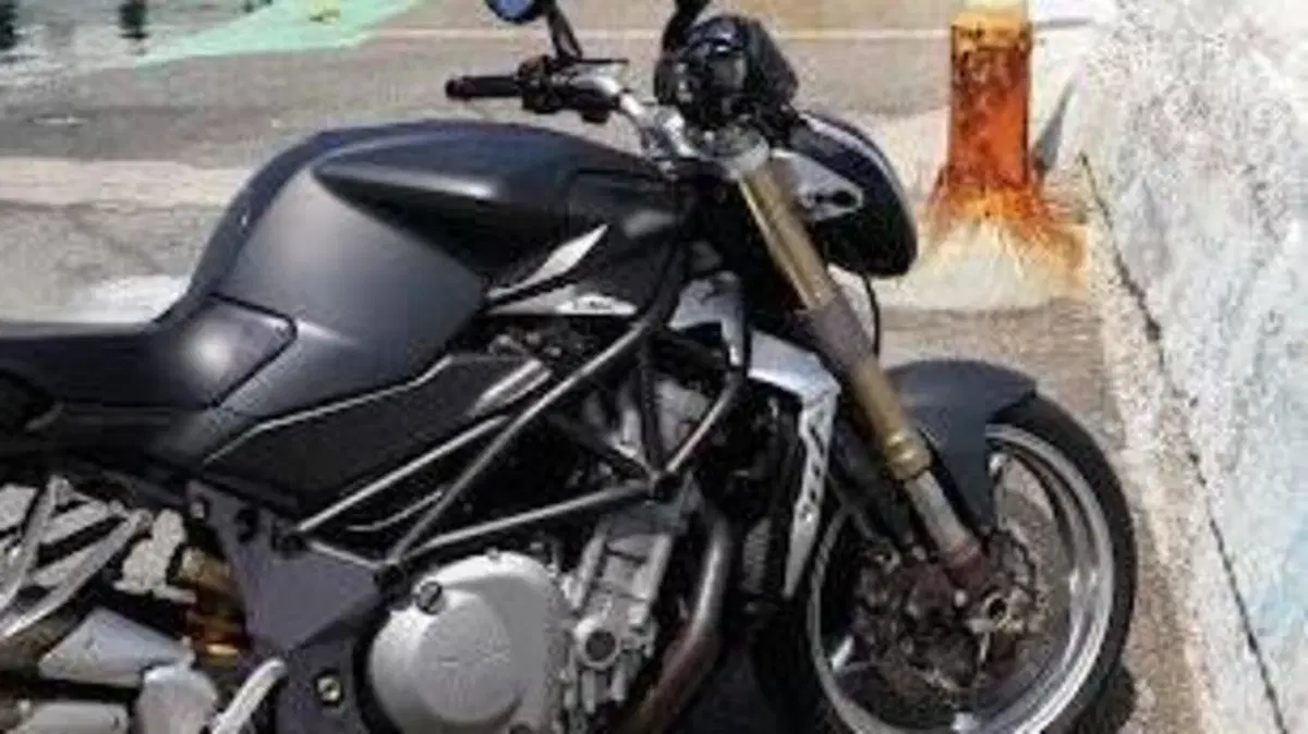 MV Agusta Brutale 750 S (2002 - 06)  (8)