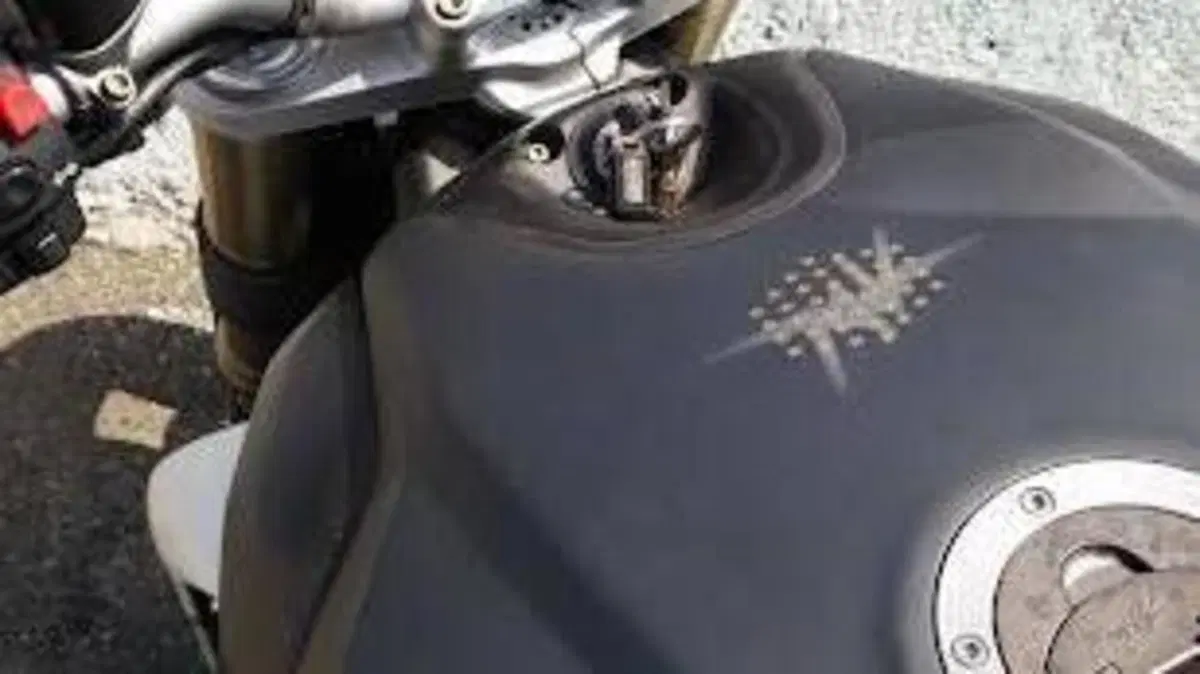 MV Agusta Brutale 750 S (2002 - 06)  (10)