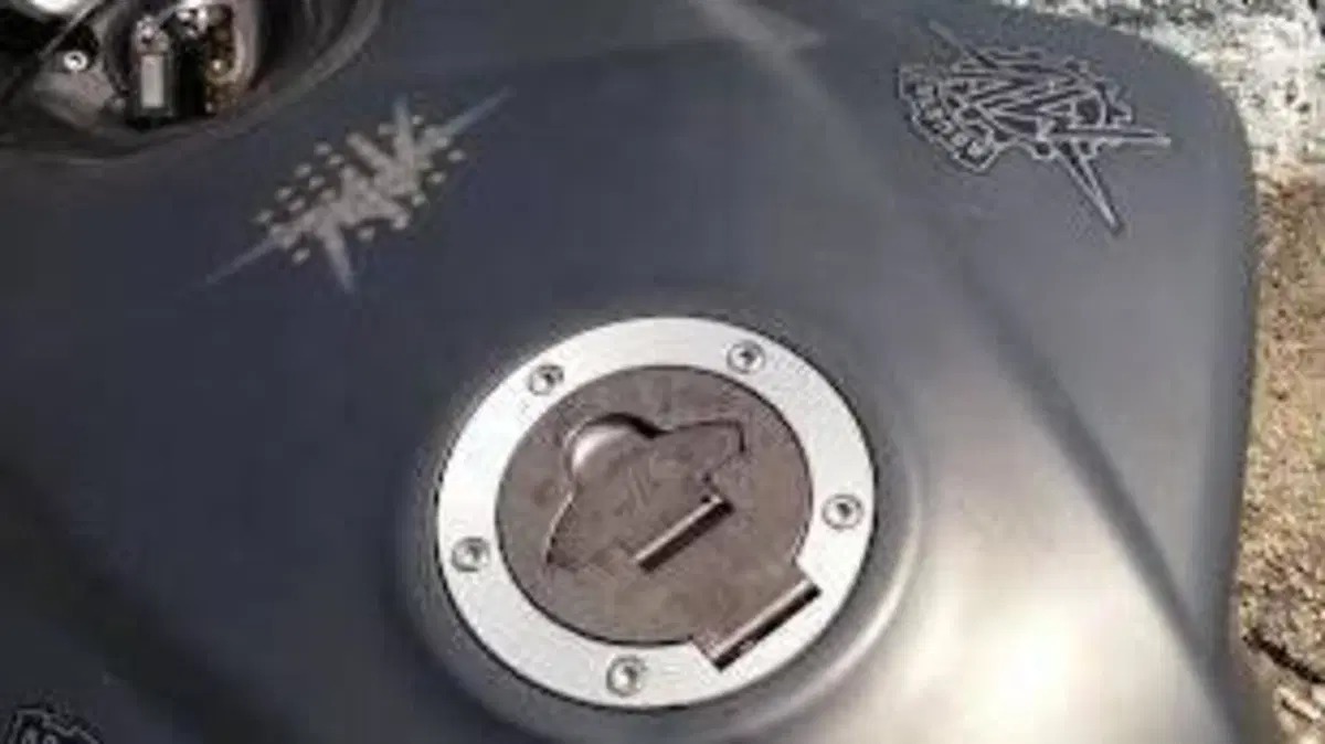 MV Agusta Brutale 750 S (2002 - 06)  (11)