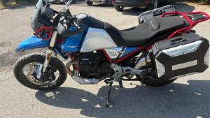 Moto Guzzi V85 TT Evocative Graphics (2021 - 23) 