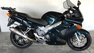Honda VFR 800 (1998 - 01) 