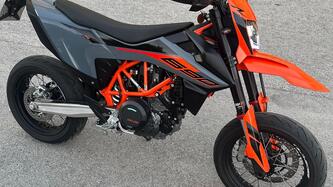 KTM 690 SMC R (2021 - 22) usata