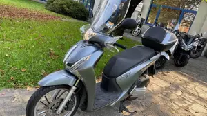 Honda SH 150i ABS (2013 - 16)  (2)