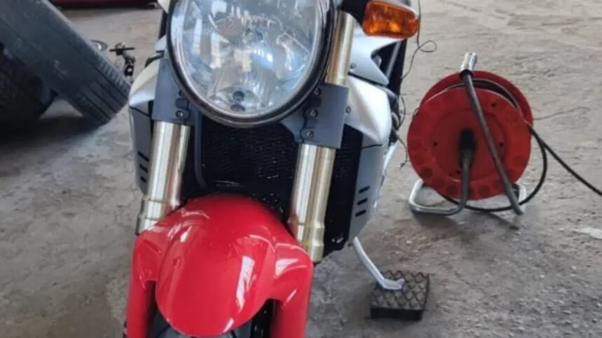MV Agusta Brutale 910 S (2005 - 11)  (3)