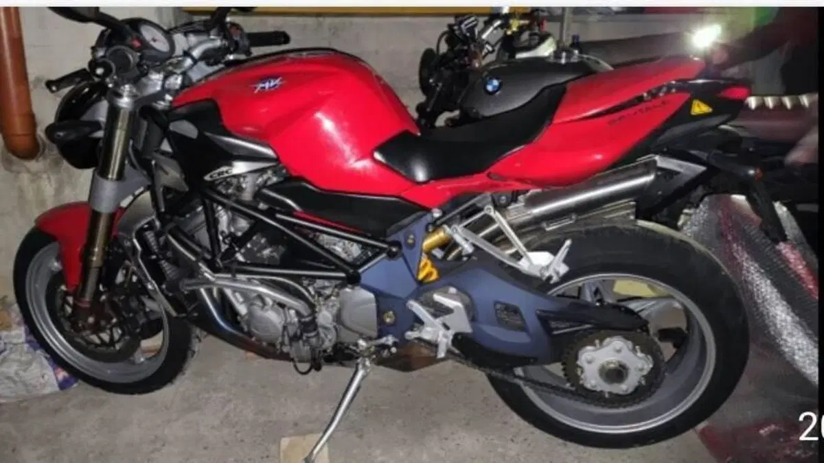 MV Agusta Brutale 910 S (2005 - 11)  (4)