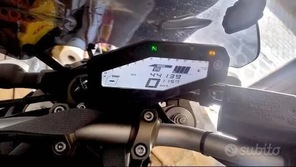 Yamaha MT-09 ABS (2013 - 15)  (2)