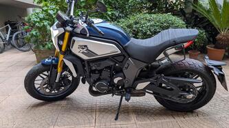 CFMOTO 700CL-X Heritage (2021 - 25) usata