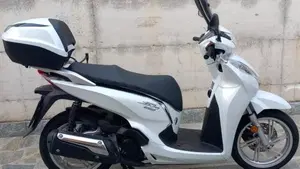 Honda SH 300 i ABS (2016 - 20)  (4)