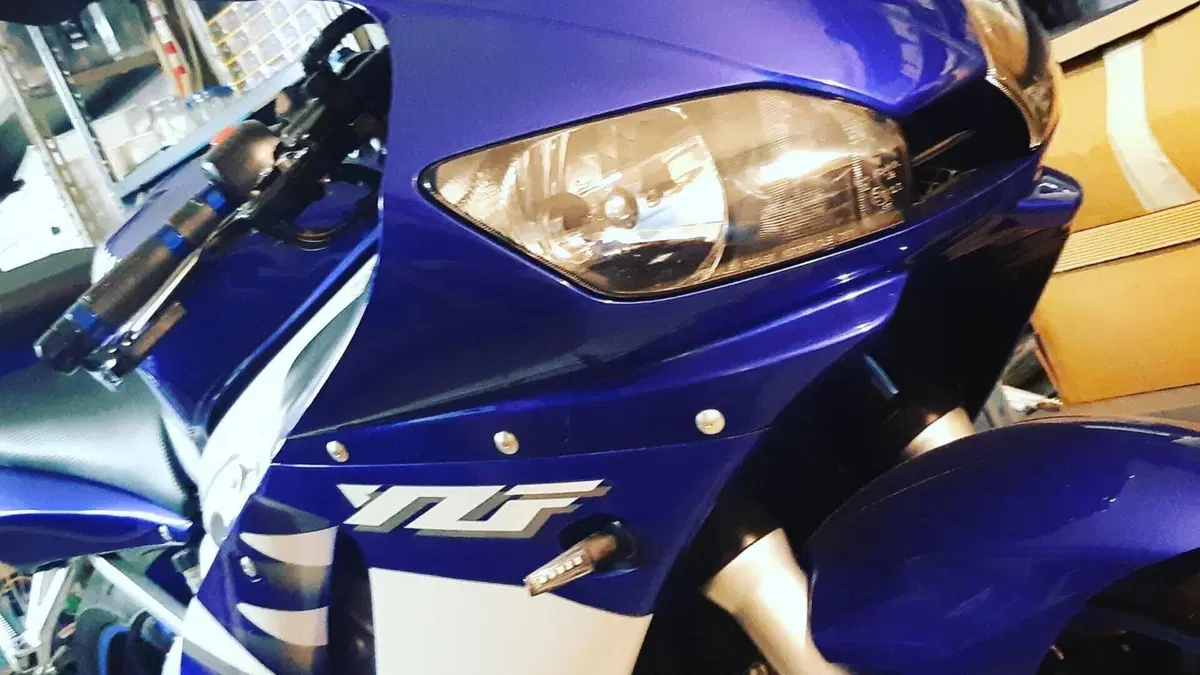 Yamaha YZF R6 (1999 - 00) 
