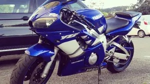 Yamaha YZF R6 (1999 - 00)  (2)