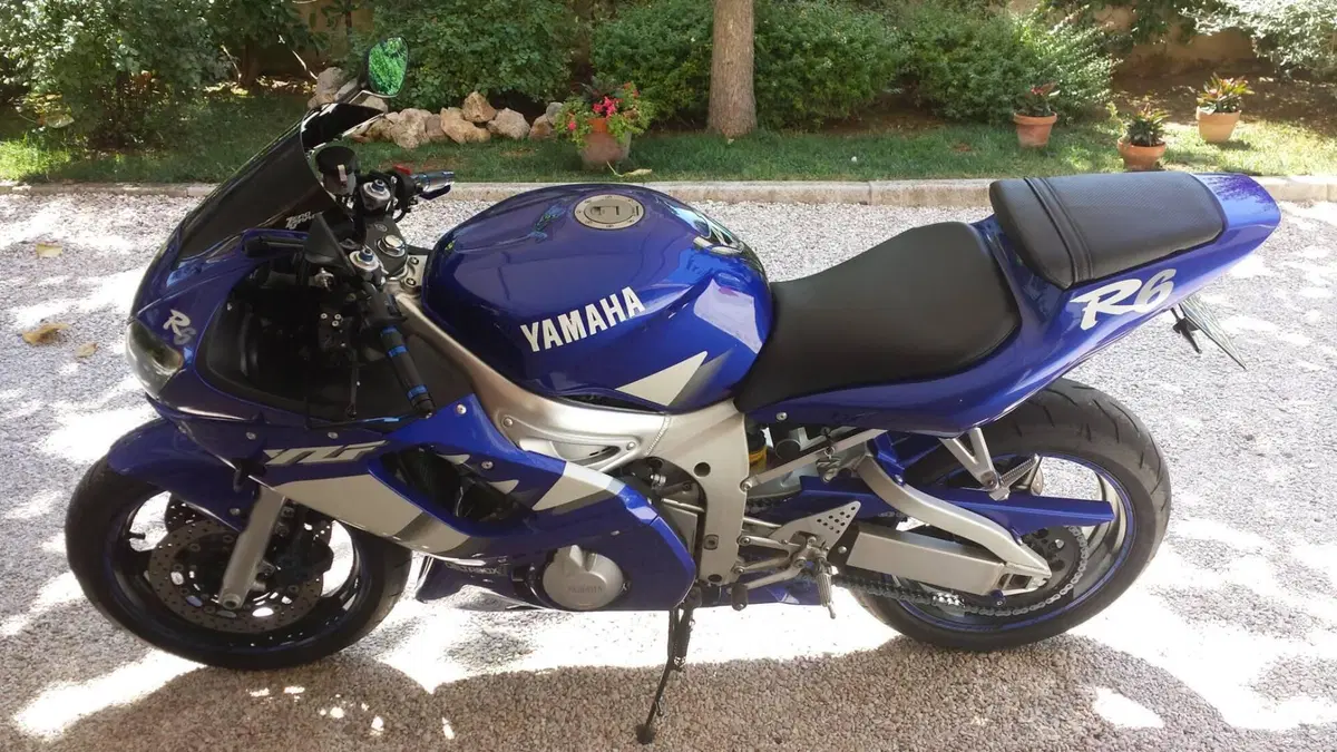Yamaha YZF R6 (1999 - 00)  (4)