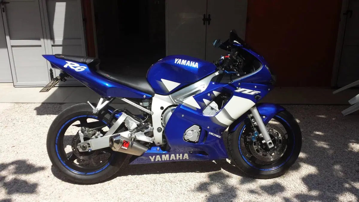 Yamaha YZF R6 (1999 - 00)  (5)