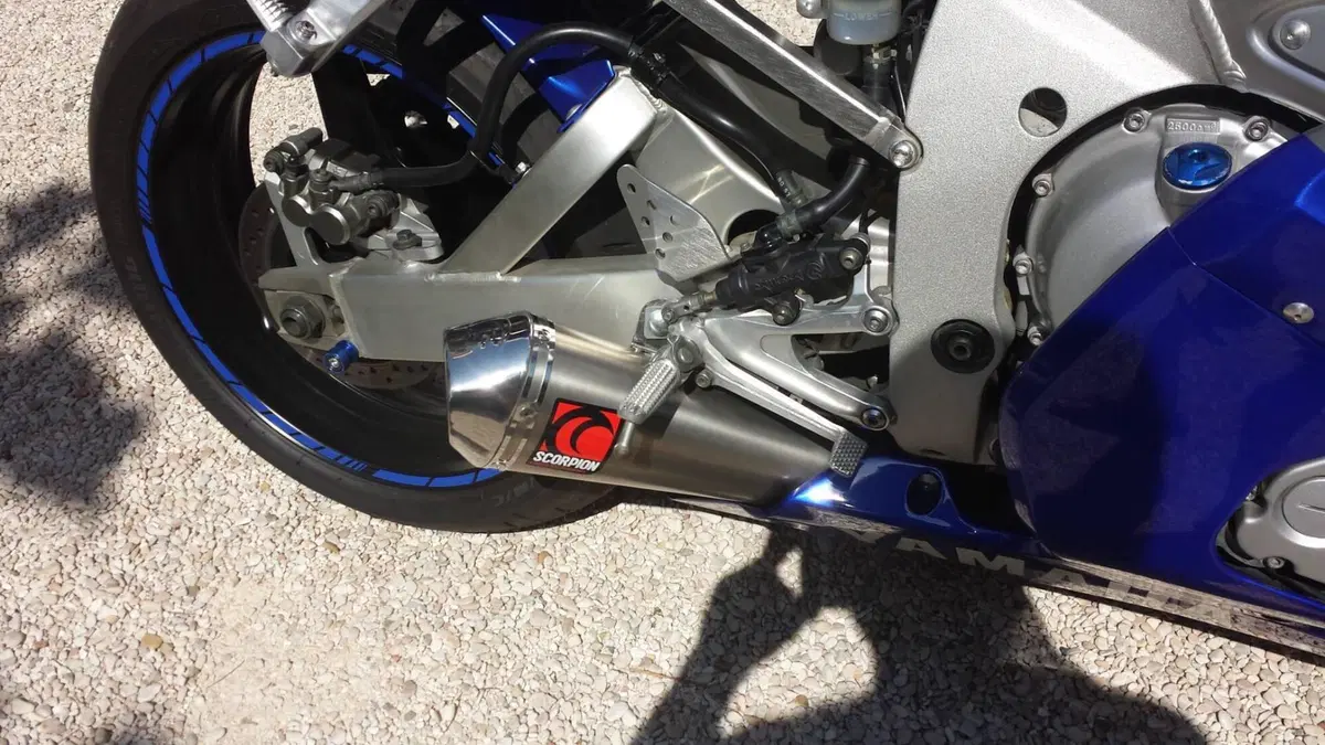 Yamaha YZF R6 (1999 - 00)  (7)