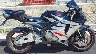 Honda CBR 600 RR (2005 - 06) usata