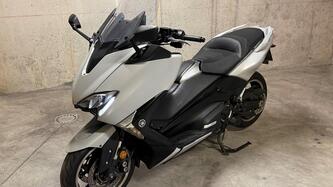 Yamaha T-Max 530 DX (2017 - 19) usata