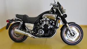 Yamaha V-Max 1200 