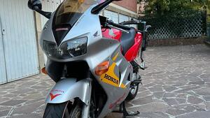 Honda VFR 800 (1998 - 01)