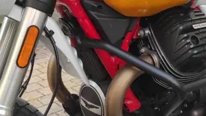 Moto Guzzi V85 TT Evocative Graphics (2019 - 20)  (5)