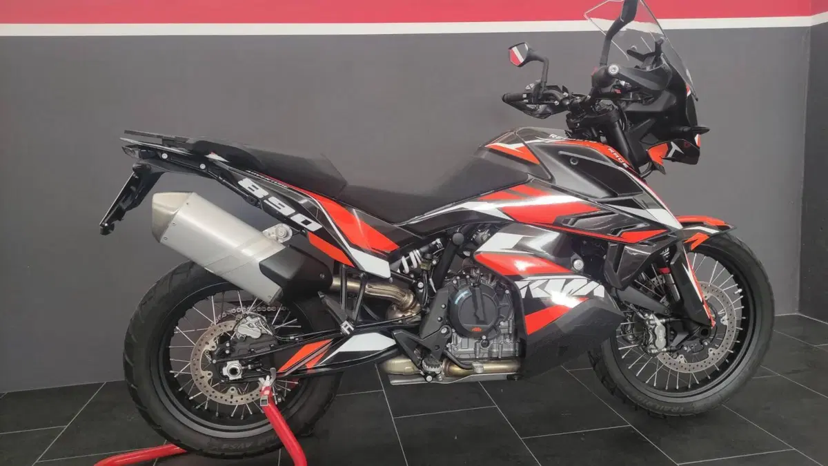 KTM 890 Adventure L (2022)  (2)