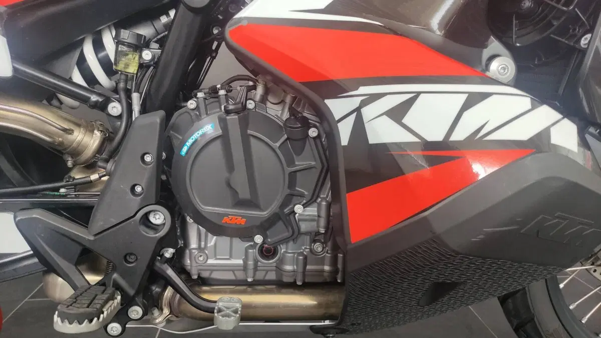 KTM 890 Adventure L (2022)  (6)
