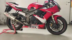 Yamaha YZF R6 (2005 - 06)  (2)