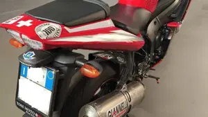 Yamaha YZF R6 (2005 - 06)  (5)