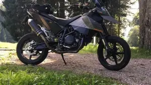 KTM 690 Supermoto  (3)