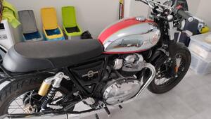 Royal Enfield Interceptor 650 Chrome (2020) 