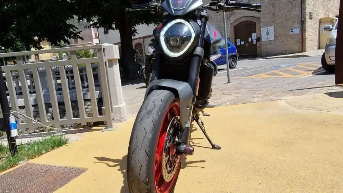 Ducati Monster 937 + (2021 - 25)  (2)