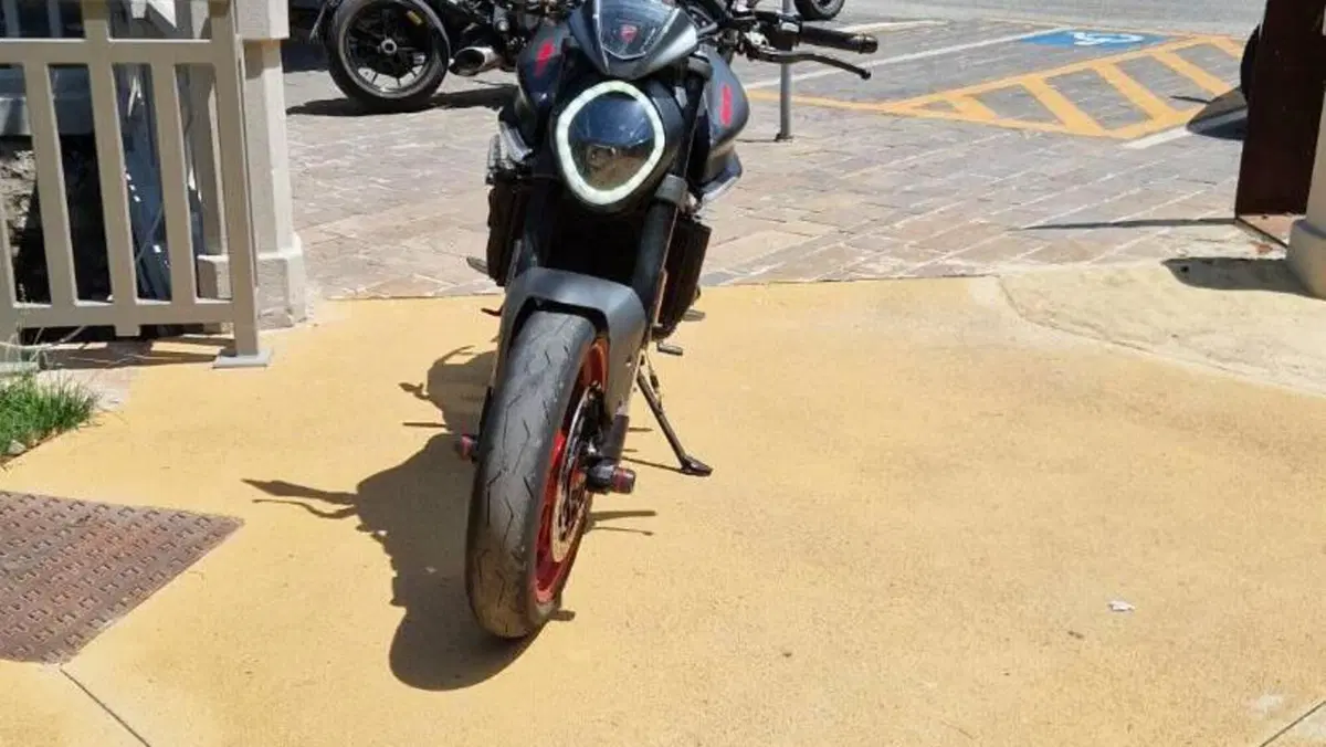 Ducati Monster 937 + (2021 - 25)  (3)