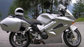 Honda VFR 800 (2002 - 05)