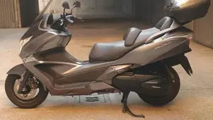 Honda Silver Wing 400 (2006 - 09)  (3)