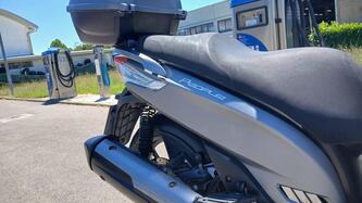 Kymco People 300i GT (2010 - 17) usata