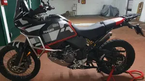 Ducati DesertX (2022 - 25)  (2)