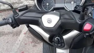 Yamaha X-Max 300 ABS (2017 - 20)  (4)