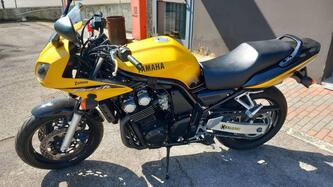 Yamaha FZS 600 Fazer (2002 - 03) usata