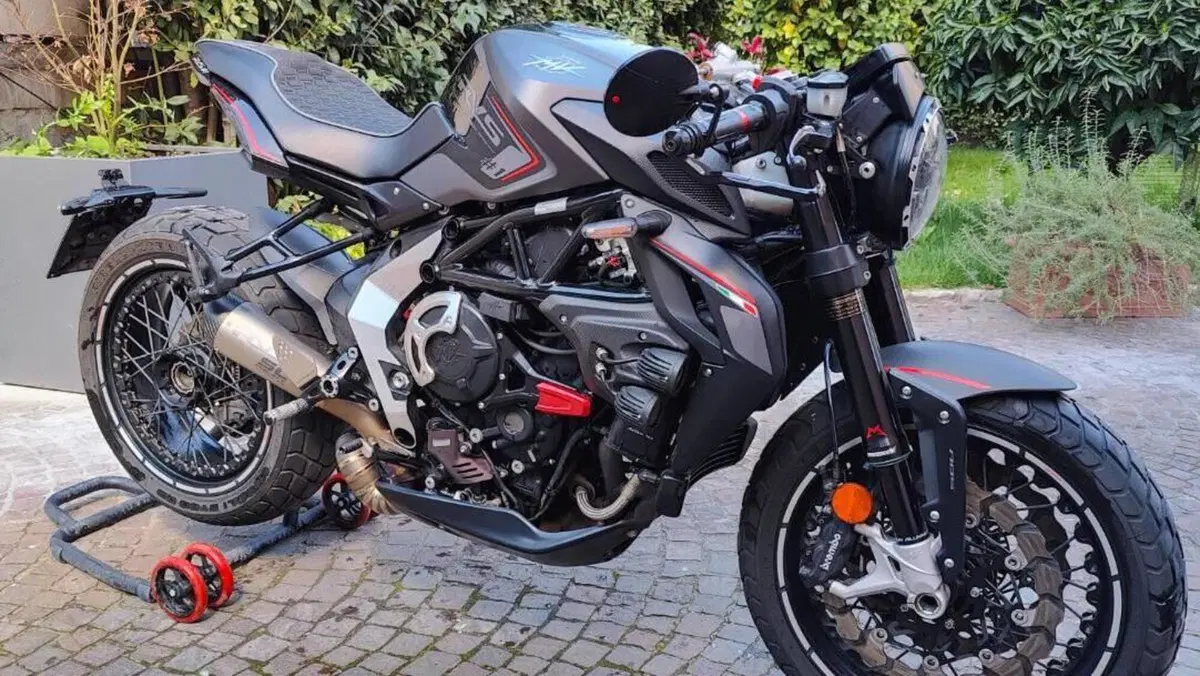 MV Agusta RVS #1 800 (2018 - 20)  (2)