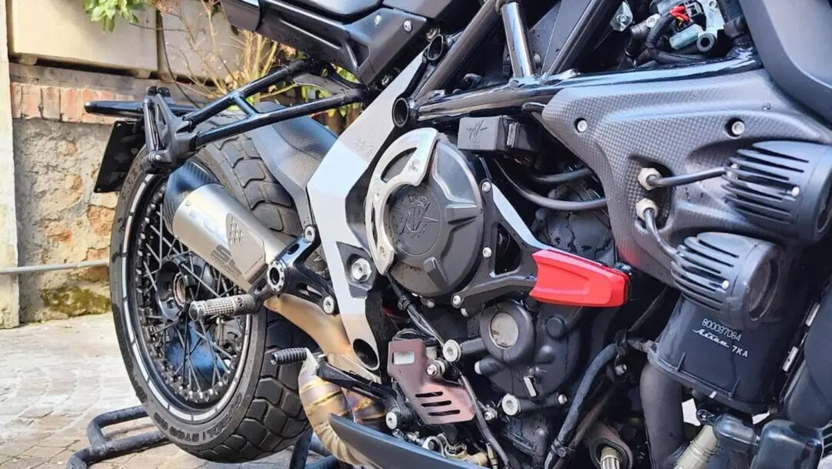 MV Agusta RVS #1 800 (2018 - 20)  (3)
