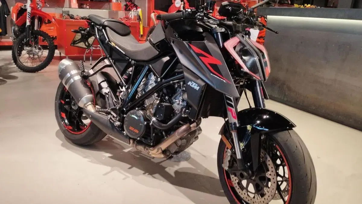 KTM 1290 Super Duke R ABS (2017 - 18)  (2)