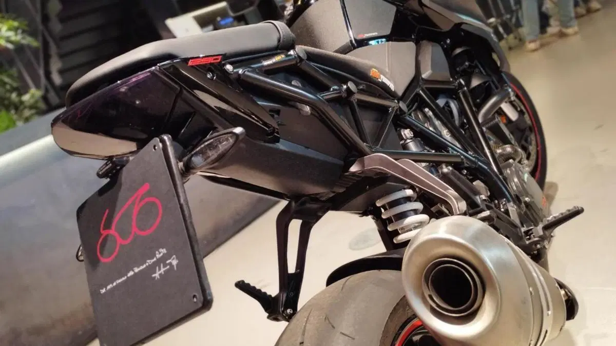KTM 1290 Super Duke R ABS (2017 - 18)  (5)