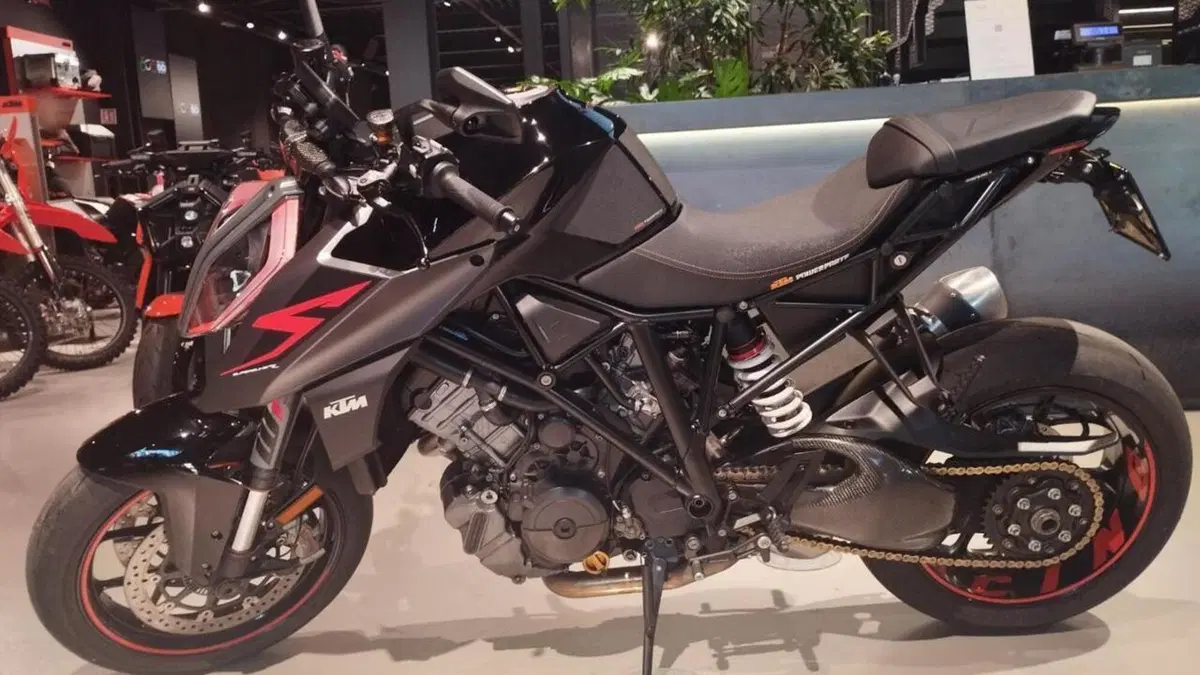 KTM 1290 Super Duke R ABS (2017 - 18)  (6)