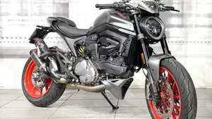 Ducati Monster 937 + (2021 - 25) 