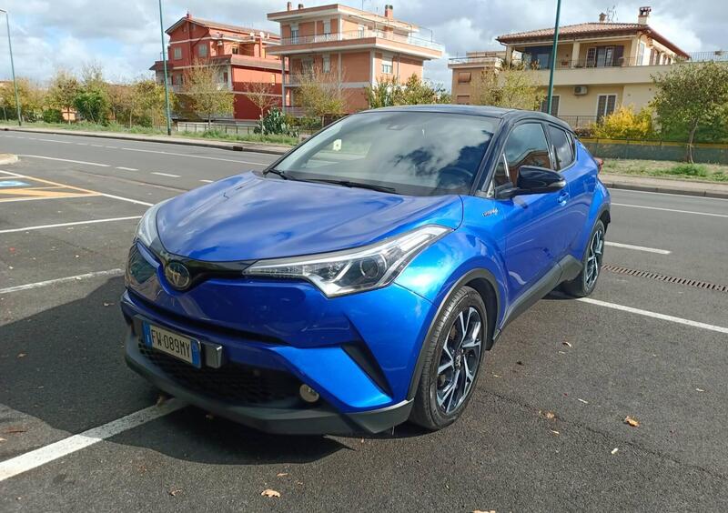 Toyota Toyota C-HR 1.8 Hybrid E-CVT Dynamic