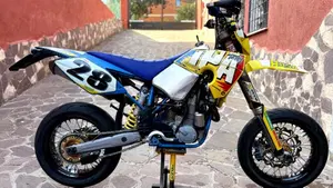 Husaberg FE 650 E  (2)