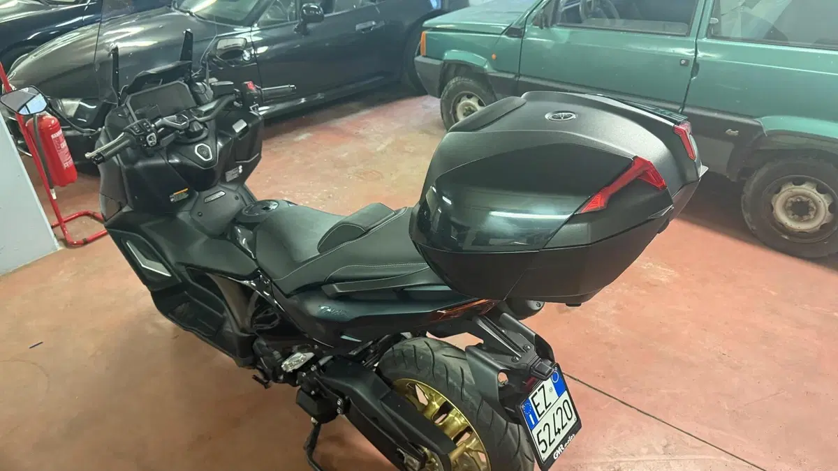 Yamaha T-Max 560 (2022 - 24)  (3)