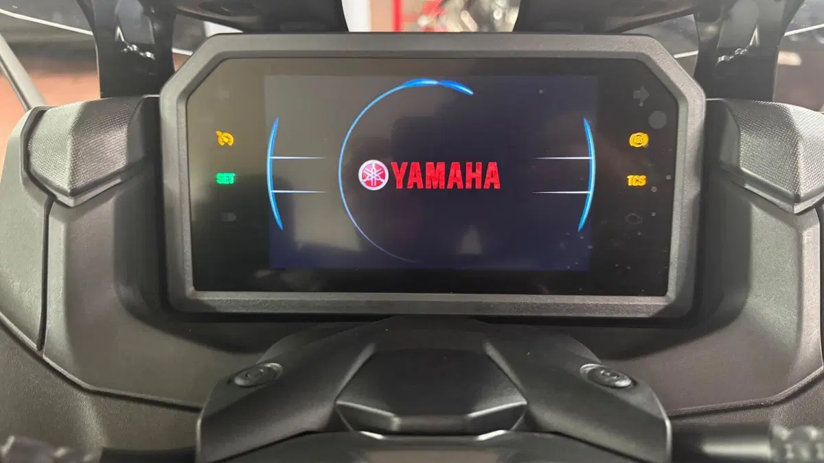 Yamaha T-Max 560 (2022 - 24)  (4)