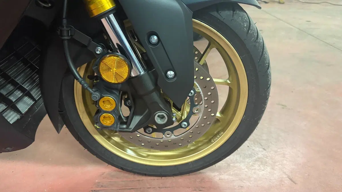 Yamaha T-Max 560 (2022 - 24)  (9)